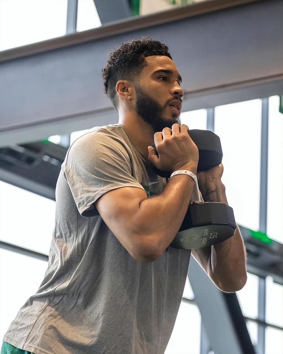 包括垫脚在 包括垫脚在