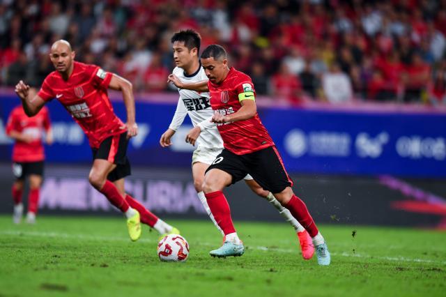 任意球, 成都蓉城主, 梅州